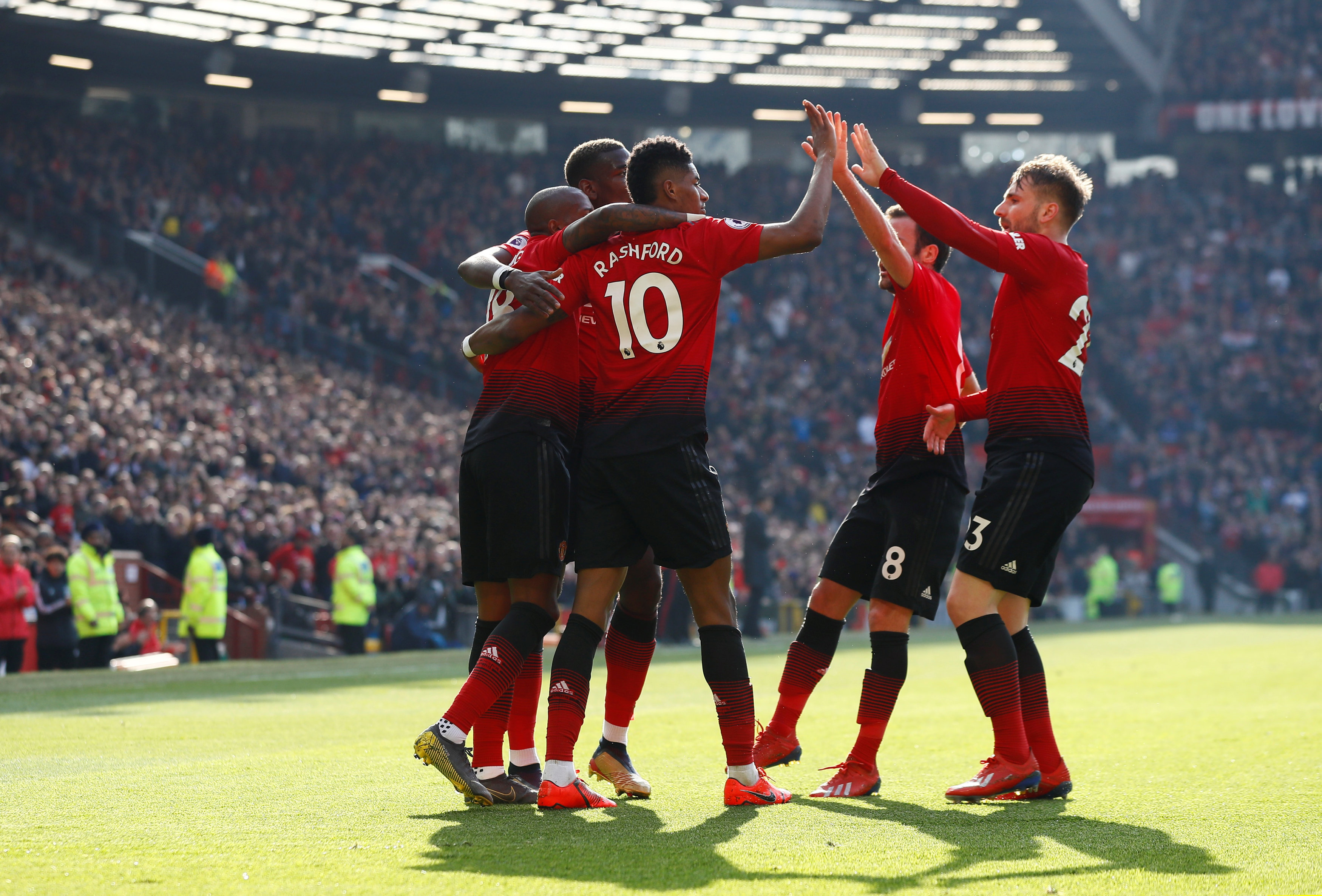 牵动着球迷 牵动着球迷